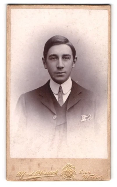Fotografie Alfred W. Kissack, Eton, Bursche im Anzug CDV /Kabinett-Foto