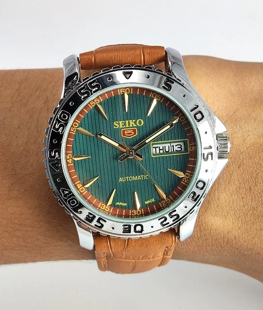 Seiko 5 Automatic Wrist Watch Green Dial Refurbished  Round Shape