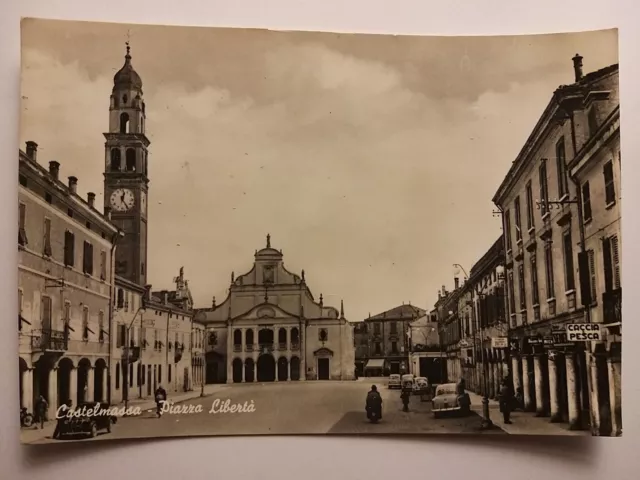 Castelmassa (Rovigo). Piazza Libertà.