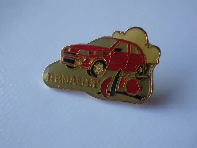 Pin's vintage épinglette Collector publicitaire RENAULT CLIO Lot 101