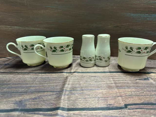 Vintage Share The Joy Salt & Pepper Shakers   Made In Japan 3.5” Tall & 3 Cups