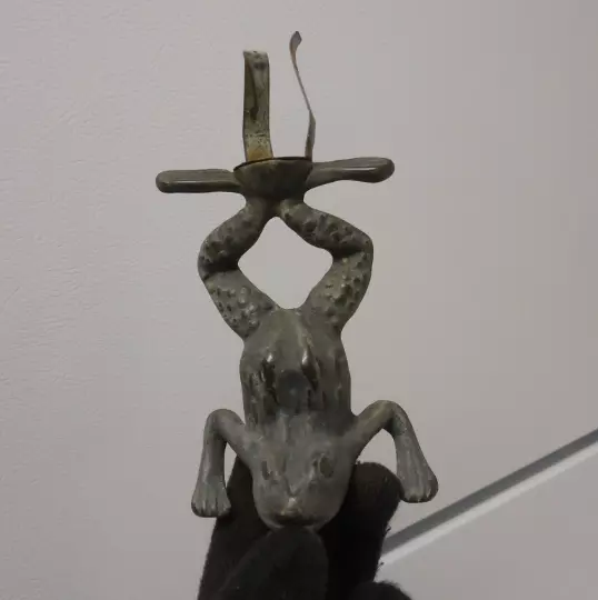 vintage frog metal sculpture rain gauge holder stand made by springfield