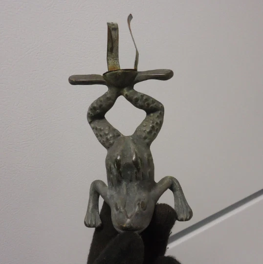 vintage frog metal sculpture rain gauge holder stand made by springfield