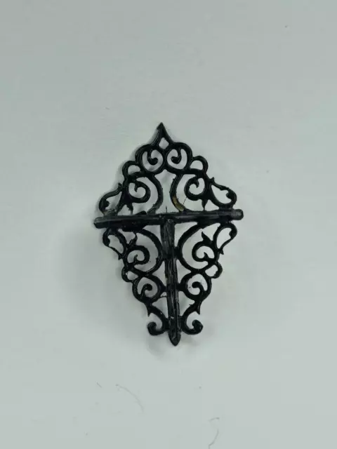 24th scale Iron wall Shelf  by Ironwork and Black Country miniatures.  IRWS24