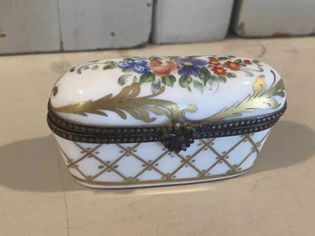 LIMOGES FRANCE Floral Flowers Hinged Trinket Box Ring Hand-painted Peint Main