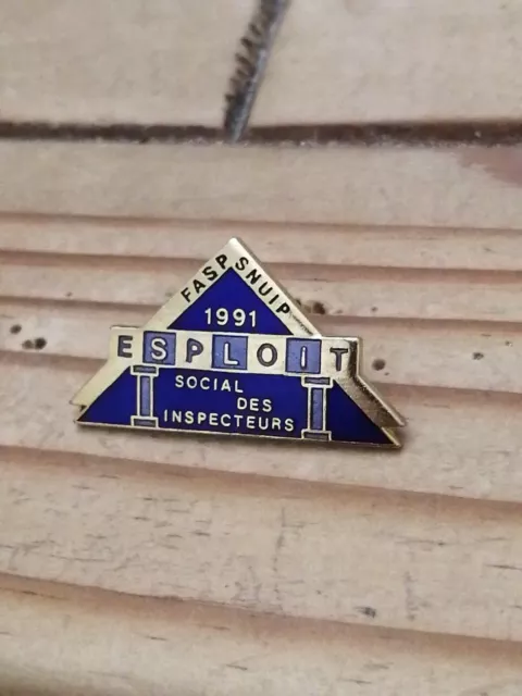 Pin's Pins Pin Enamel* Police ESPLOIT Œuvres "SOCIALES DES INSPECTEURS"