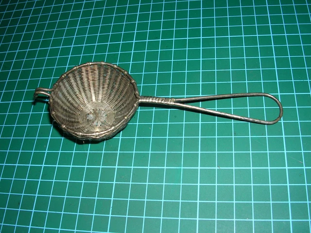 Küche sehr altes Sieb aus  Drahtgeflecht versilbert mit Abnahme um 1890?