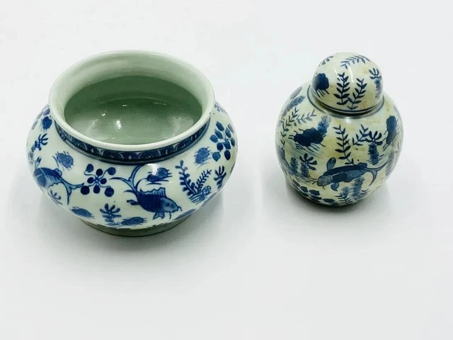 Set of 2 Vintage Asian Jar and Vase Signed very rare Blue and white