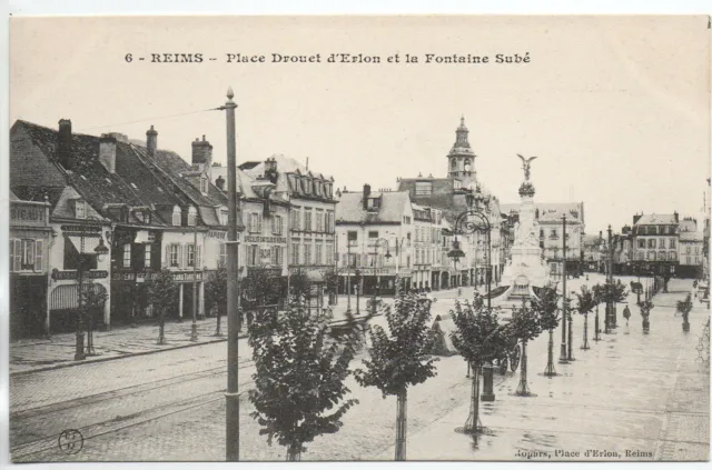 REIMS - Marne - CPA 51 - les rues - la place d' Erlon et la fontaine Subé