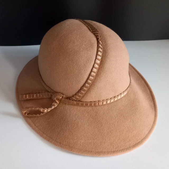 Hats, Women display picture 2