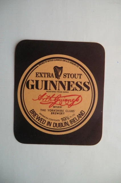 MINT GUINNESS BOTTLED BY YORKSHIRE CLUBS 19 1/3 fl oz BREWERYBEER BOTTLE LABEL