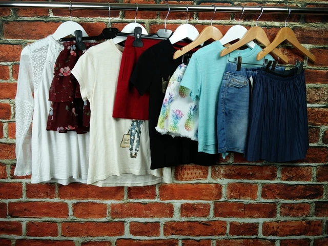 Girls Bundle Age 6-7 Zara Gap Next Guess Pretty Summer Tops Shorts Skirts  122Cm