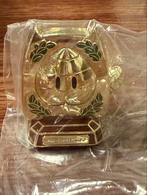 USJ SUPER NINTENDO World Mario Kart Flower Cup Trophy Universal