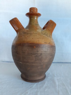 1930 h 13,5 cm b 14,5x4,5 cm. Fiasca da viaggio ceramica Castelli 
