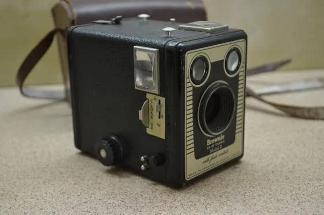 Kodak Six 20 Brownie Model D Box Camera With Case