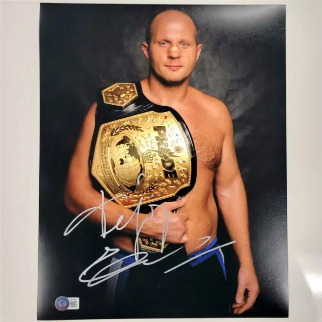 Fedor Emelianenko signed 11x14 Photo #1 UFC MMA autograph ~ Beckett BAS Holo