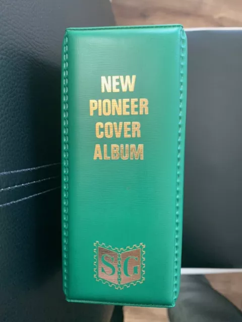 STANLEY GIBBONS NEW PIONEER GREEN SINGLE FIRST DAY COVER ALBUM WITH 21 x LEAVES