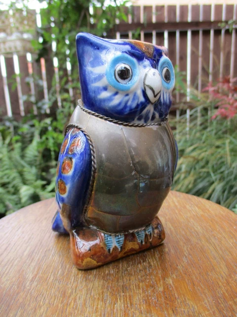 Vintage mexikanische Tonala Keramikeule angewandtes Messing