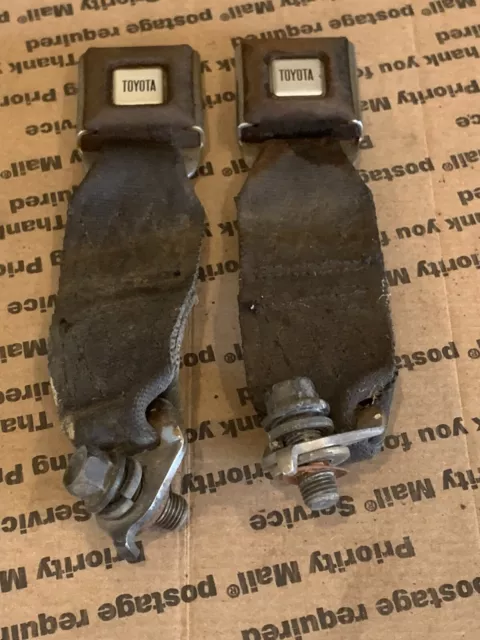 Toyota Land Cruiser FJ40  Seatbelt Clasp - Parts Vintage