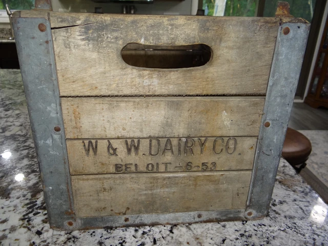 W&W Dairy Co Beloit, Wi  Wood Milk Bottle Crate Box Vtg Antique Primitive