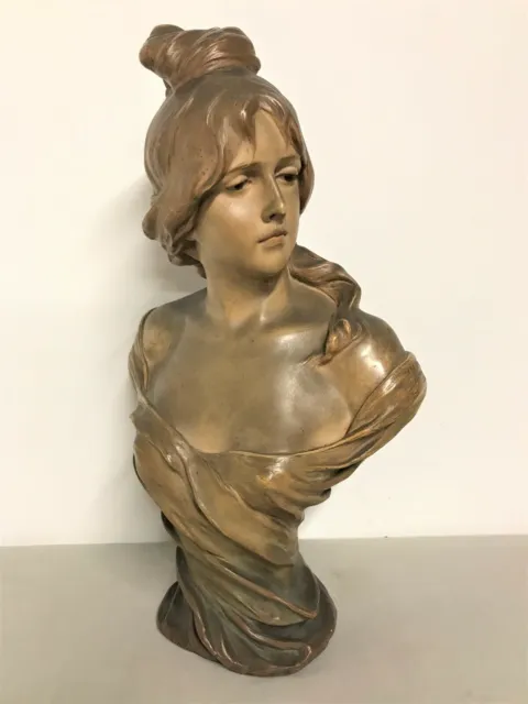 Terre cuite buste de femme par Goldscheider XIXème siècle