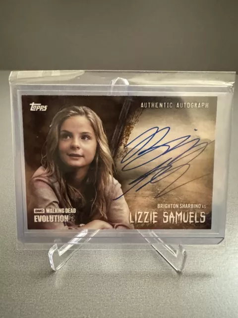 Topps Walking Dead  62/99 Autograph Brighton Sharbino Lizzie Samuels Evolution