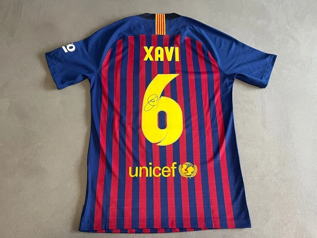 Maillot De Foot Autographié Par Xavi (Espagne) - Display AFTAL Avec Certificat