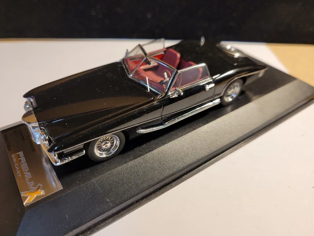 Miniature Premium X 1/43 – Stutz Blackhawk Convertible Blanche 1971