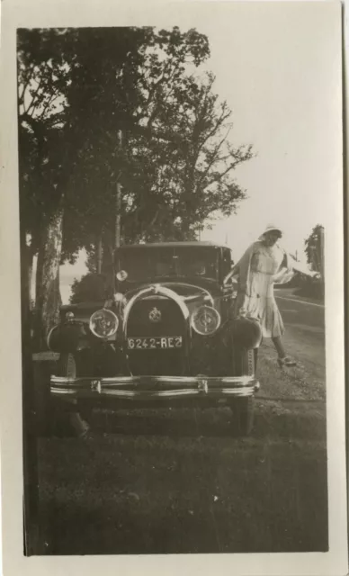 Antique Photo - Vintage Snapshot - Fashion Women's Car - Car 1926