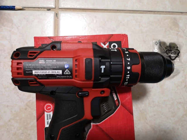 OZITO PXC 18V Cordless Random Orbit Buffer Polisher 2ah charger