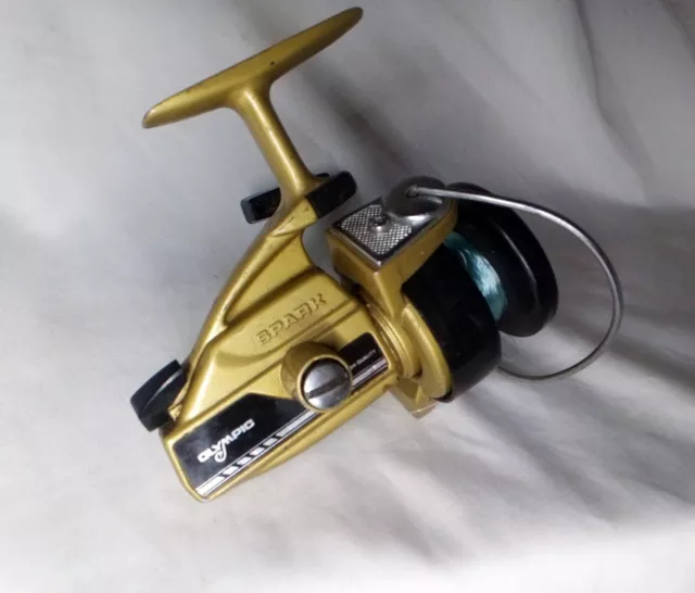 VINTAGE OLYMPIC SPARK 3200 FISHING REEL JAPAN COLLECTIBLE 200
