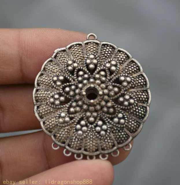 Pendentif amulette ronde en argent Miao de 3,5 cm de la Chine ancienne