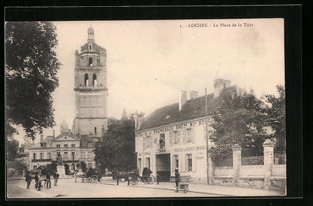 Carte Postale Ancienne Loches – Place Du Marché Au Blé Et Rue De La République (37)