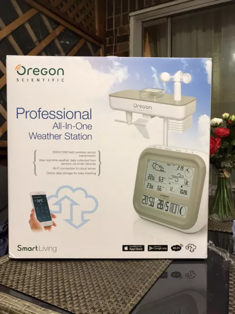 Oregon Scientific WMR500 Professional All-in-One in/Outdoor Weather Station  - Monitor Local Indoor & Outdoor Temperature and barometric Pressure