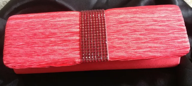 BELLISSIMA BORSA A MANO ROSSA Qualità ROSSA Matrimonio Serata Abbigliamento Pochette con catena attaccabile
