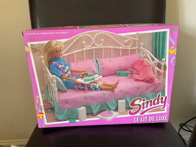 LOVELY HASBRO 1988 Sindy Doll Day Dreaming Bed Set Accessories