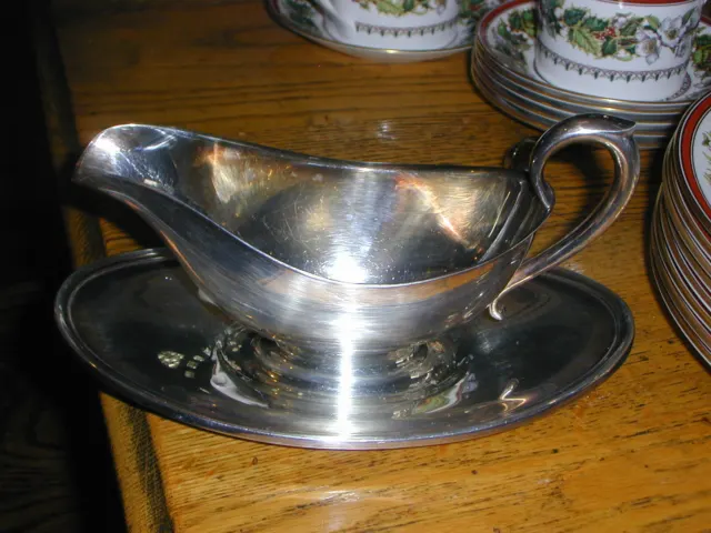 Vintage Gorham Colonial Gravy Boat Saucer Attached Underplate YC 430 Silverplate
