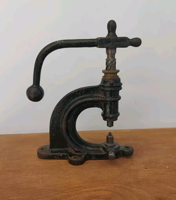 Ancien Outil De Bourrelier À VENDRE! - FR