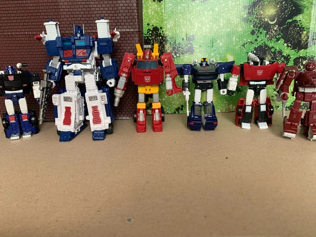 Transformers WfC Kingdom Lot: Deep Cover, Ultra Magnus, Lift Ticket Silverstreak Transformers WfC Kingdom Lot: Deep Cover, Ultra Magnus, Lift Ticket Silverstreak