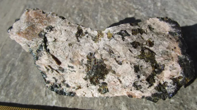 Fluorescent mineral rock Pink Bustamite Franklin McLoughlin collected K19 Fluorescent mineral rock Pink Bustamite Franklin McLoughlin collected K19