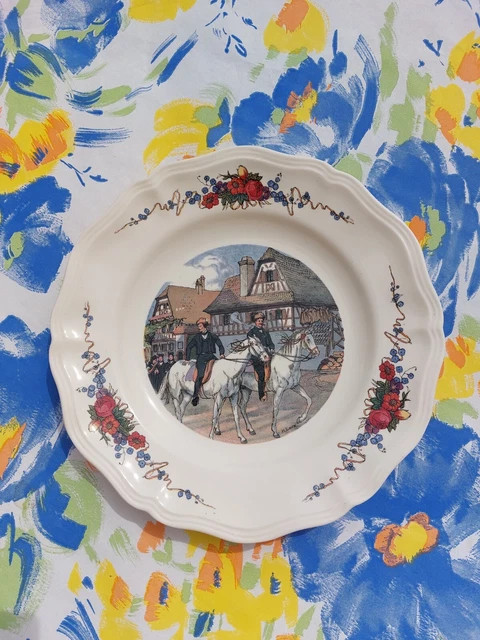 BELLE ASSIETTE PLATE  ANCIENNE D OBERNAI SARREGUEMINES FRANCE décor ALSACIEN