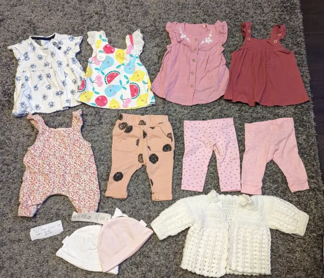 (No52)  baby girl new born unisex up to 1 months clothes bundle