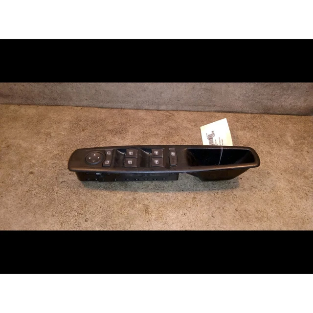 commande lève-glace porte avant gauche renault MEGANE III 43979