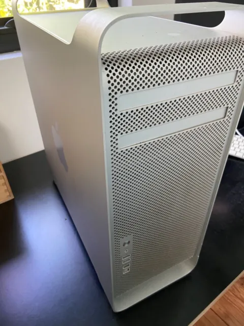 Apple Mac Pro 2007 Dual Core Xeon Working