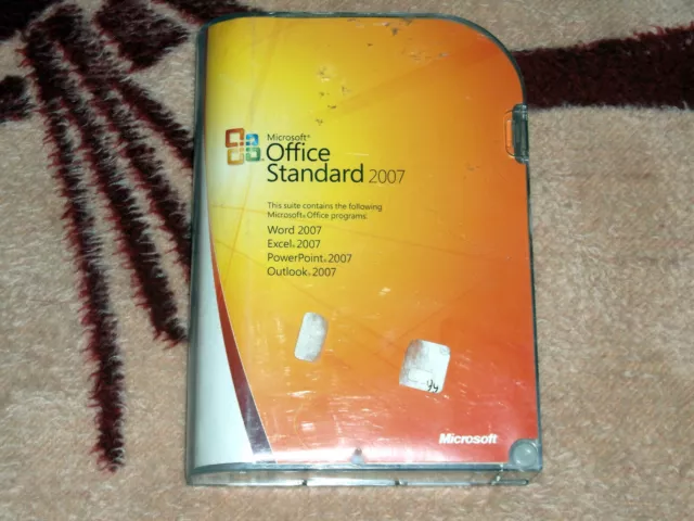 Microsoft Office Standard 2007 CD in case with key good shape full retail