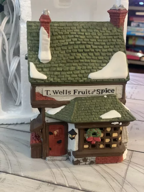 DEPT 56 HERITAGE VILLAGE DICKENS SERIES "T. Wells Fruit & Spice Shop"#59242-1988