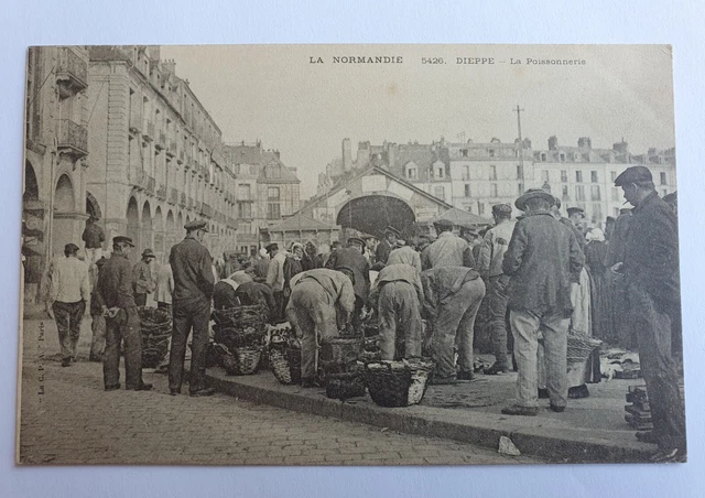 DIEPPE CPA La poissonnerie Carte Postale Ancienne PORT GRATUIT