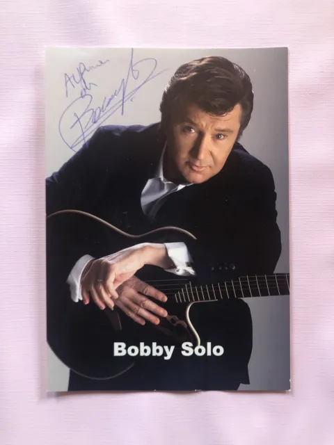 BOBBY SOLO Cartolina Autografata, Sfondo Argento Patinato, Autografo.