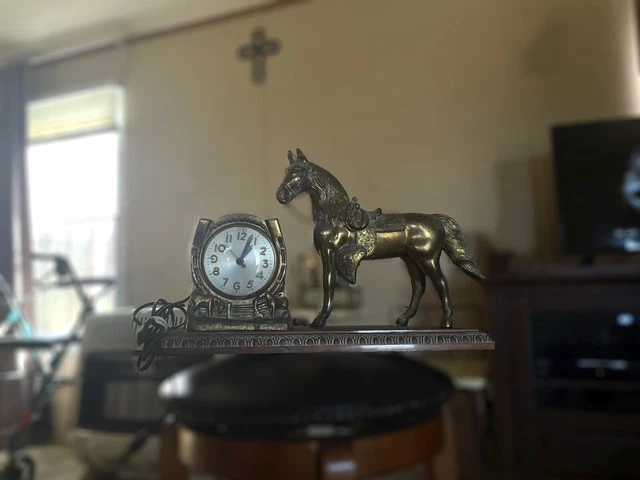 Vintage Sessions, Western Horse, Horseshoe Metal Mantle Clock Electric