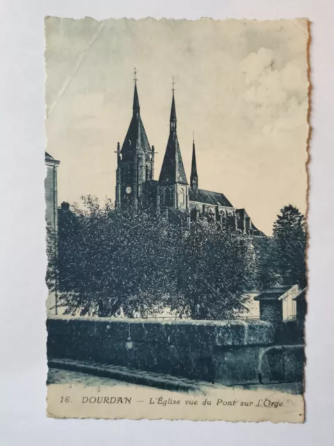 CPA 91 DOURDAN - L'Eglise vue du pont sur l'Orge